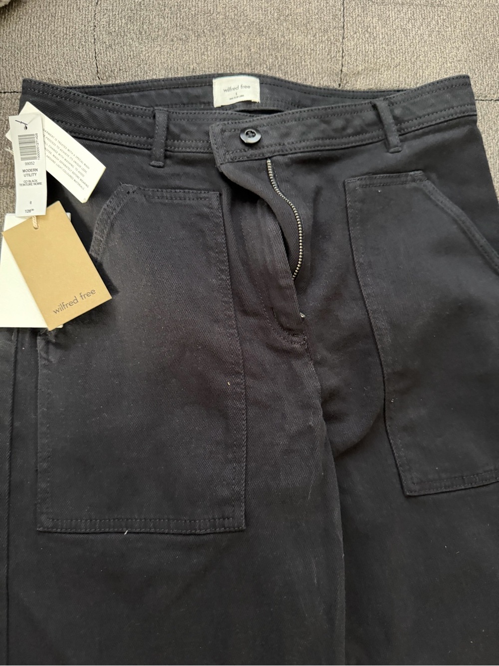 Aritzia Wilfred Free Black Cargo-Style Utility Pants